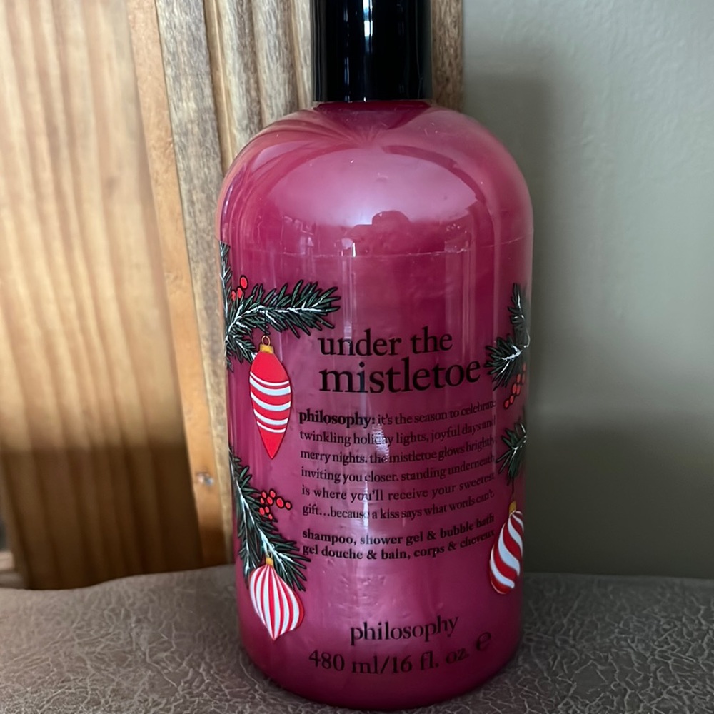 New! Philosophy Under the Mistletoe : Shower gel, shampoo, and bubble bath.